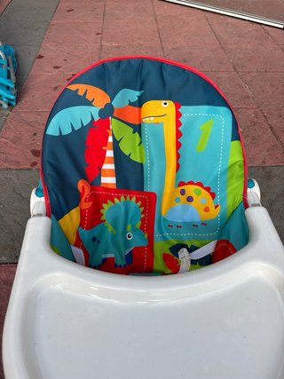 Mecedora para bebé con estampado de dinosaurios