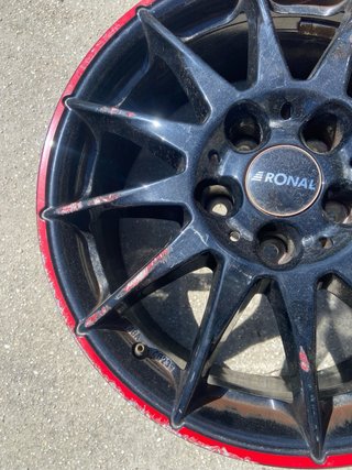Llantas Ronal Negras con Borde Rojo 5x114 en 17