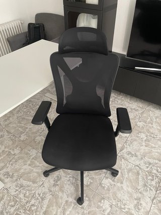 Escritorio elevable + silla de escritorio — 200 €