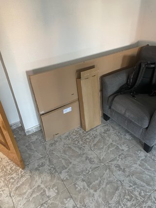Escritorio elevable + silla de escritorio — 200 €