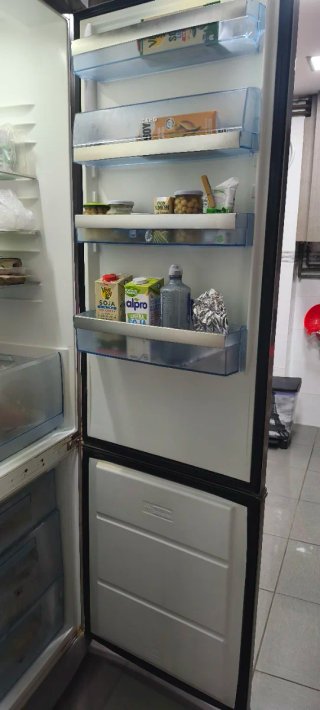 2 Neveras Beko y otra nevera AEG combi