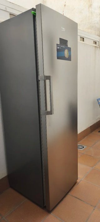 2 Neveras Beko y otra nevera AEG combi