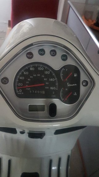 Vespa GTS 300 Super Blanca