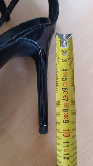 Sandalias de tacón Zara negras