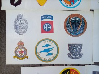 Lote más de 50 pegatinas militares y policiales