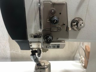 Máquina de coser SEWMAQ de columna ¡1 AÑO DE USO!
