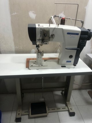 Máquina de coser SEWMAQ de columna ¡1 AÑO DE USO!