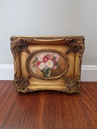 Pintura al óleo marco dorado flores