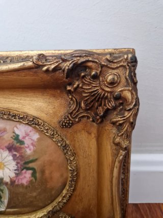 Pintura al óleo marco dorado flores