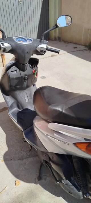 Moto Scooter 125cc Plata