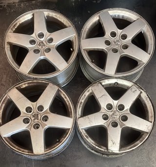 4 Llantas Peugeot R16 5 Tornillos