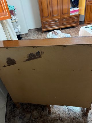 Escritorio de madera clásico