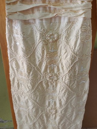 Vestido de Novia Beige Talla M y zapatos a juego.