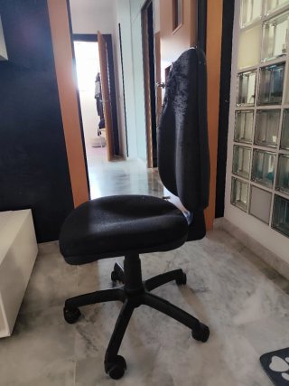 Silla de oficina con ruedas