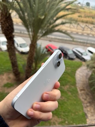 iPhone 15 Plus - 93% Batería