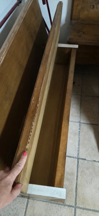 Mesa 180x80cm y 2 bancos madera