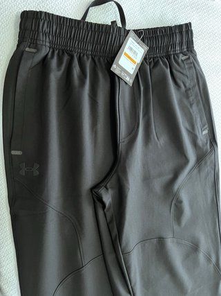 Pantalón Under Armour Unstoppable Tapered Negro