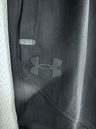Pantalón Under Armour Unstoppable Tapered Negro