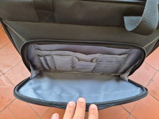 Maletín portátil con ruedas negro
