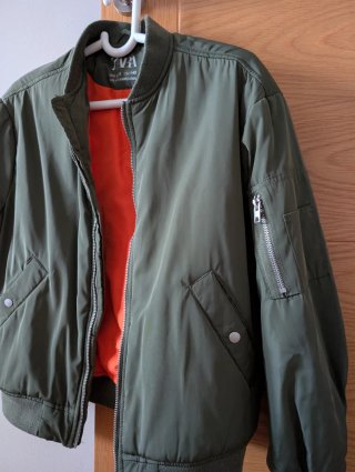 Chaqueta bomber Zara verde 9-10 años