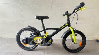 Bicicleta B'TWIN Dark Hero 16 + Ruedines