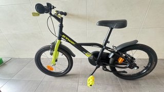 Bicicleta B'TWIN Dark Hero 16 + Ruedines