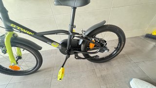 Bicicleta B'TWIN Dark Hero 16 + Ruedines