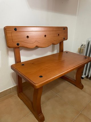 Banco de madera hecho a mano