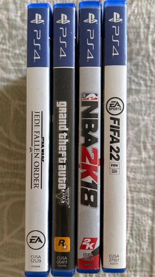 Lote 4 Videojuegos PS4: FIFA 22, NBA 2K18, GTA V,