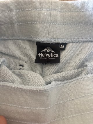 Pantalónes cortos Helvetica  talla M