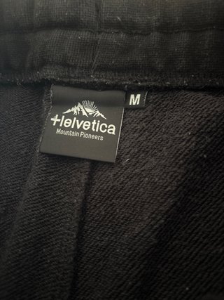 Pantalónes cortos Helvetica  talla M
