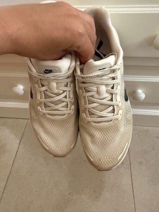 Nike Vomero Premium Beige/Negro