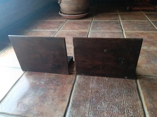 Juego de repisas de madera tallada