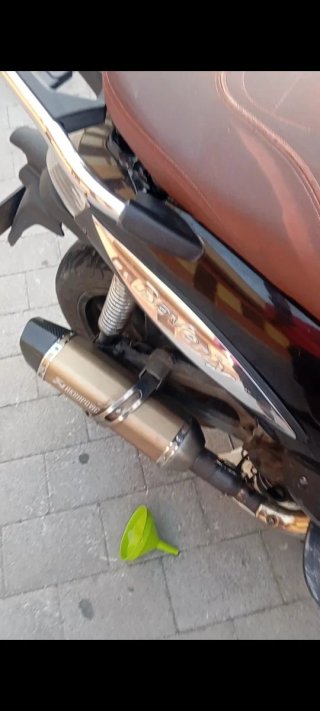 Escape akrapovic Beverly