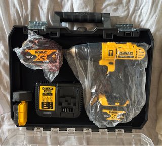 Taladro Dewalt XR + 2 Baterias y Cargador - NUEVO