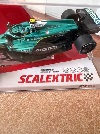 Scalextric Aston Martin F1 Fernando Alonso