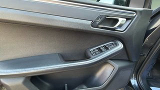 PORSCHE Macan Macan