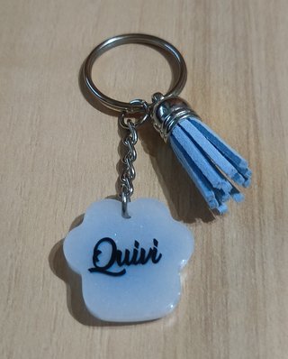 LLAVEROS Y PENDIENTES DE RESINA PERSONALIZADOS
