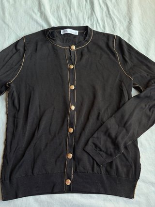 Cardigan ZARA negro botones dorados