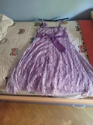 Vestido morado de fiesta