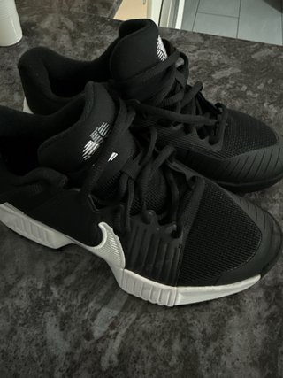 Zapatillas Nike Negras y Blancas Nuevas