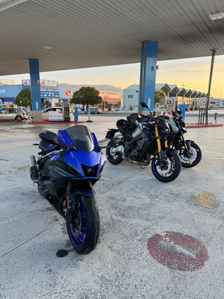 Yamaha R7