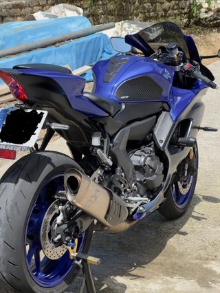 Yamaha R7