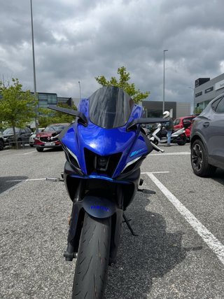 Yamaha R7