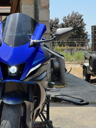 Yamaha R7