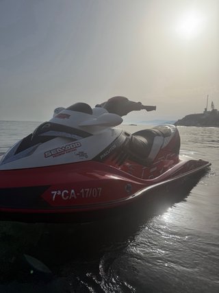 Sea-Doo RXP 215 – 2007 | 200 horas | Remolque incl