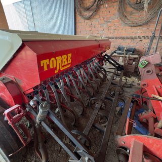 Sembradora LASER TN 687