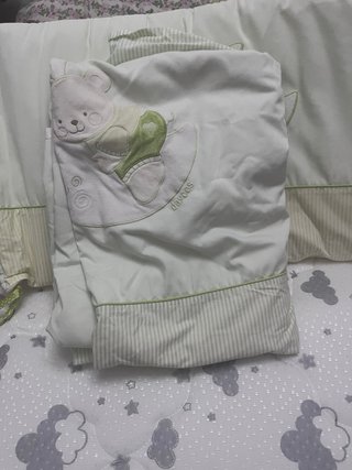 Colchón infantil con nubes y estrellas
