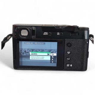 CAMARA DE FOTOS FUJIFILM X100 VI + CABLE DE CARGA ( 472 DISPAROS)