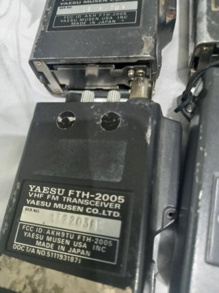 Lote 4 Walkie Talkies Yaesu FTH-2008/2001
